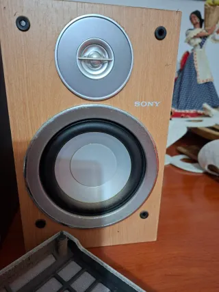 Mini cadena Sony CD/MP3 plata y beige