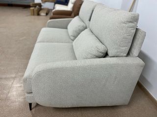 Sofá NUEVO por liquidacion de tela beige/gris