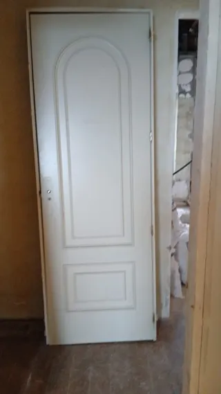 Puerta madera maciza