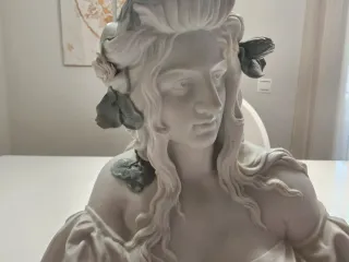 Conjunto Porcelana Biscuit Busto y Jarrones