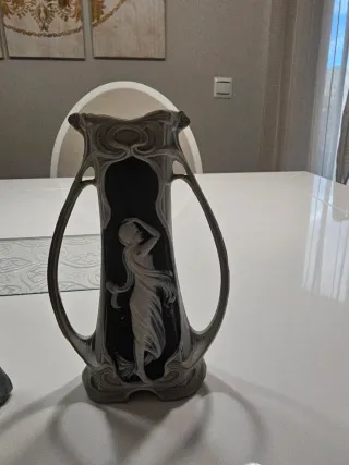 Conjunto Porcelana Biscuit Busto y Jarrones