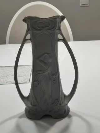 Conjunto Porcelana Biscuit Busto y Jarrones