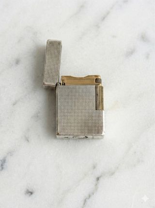 Encendedor S.T. Dupont Ligne 1 chapado en plata