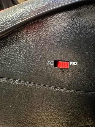 Volante Ferrari Thrustmaster per PC e PS3