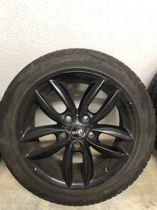 Llantas MINI 17 Negro con Neumáticos Invierno