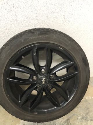 Llantas MINI 17 Negro con Neumáticos Invierno