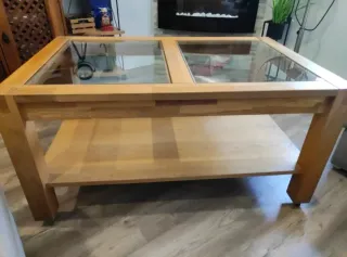 Mesa de salón con ruedas