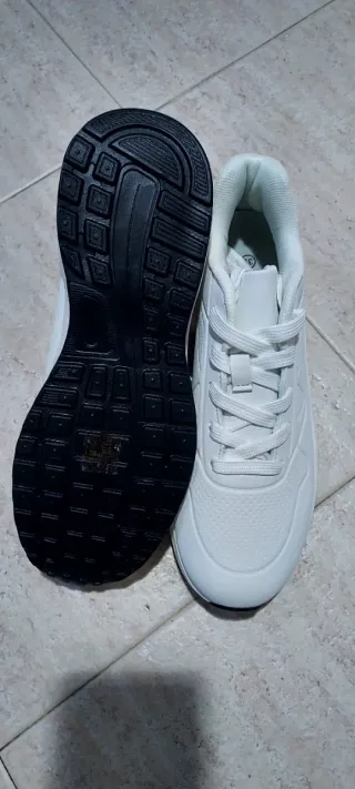 Zapatillas deportivas blancas