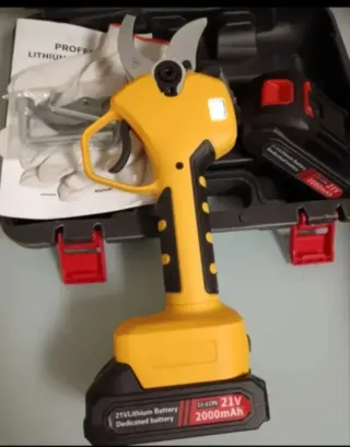 Motosierra y Tijeras Eléctricas Recargables