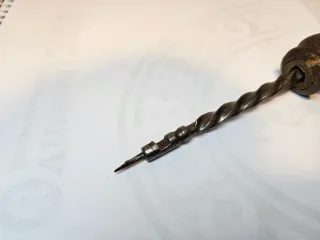 Antico trapano manuale