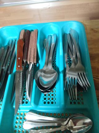 Set de cubiertos metálicos