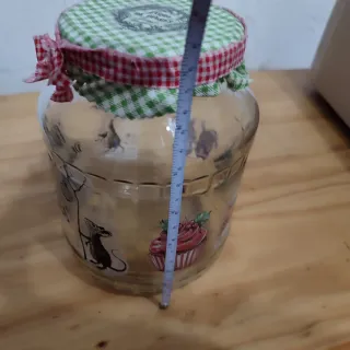 Tarro de cristal con decoración creativa