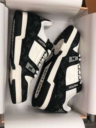Louis Vuitton Trainer Blanco y Negro T42