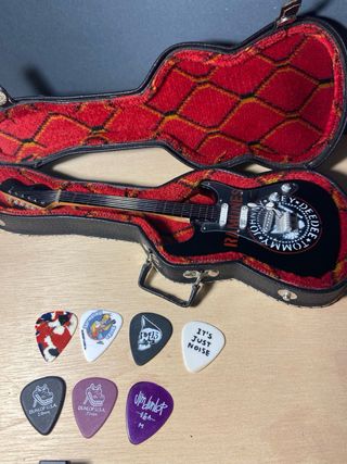 Miniaturas de guitarras coleccionista