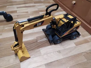 Escavatore Bruder Giallo