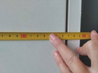 Puerta aluminio exterior en excelente estado.