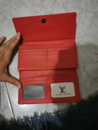 Cartera Louis Vuitton con osos polares