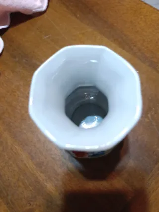 Vasetto in porcellana decorato