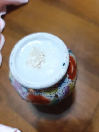 Vasetto in porcellana decorato