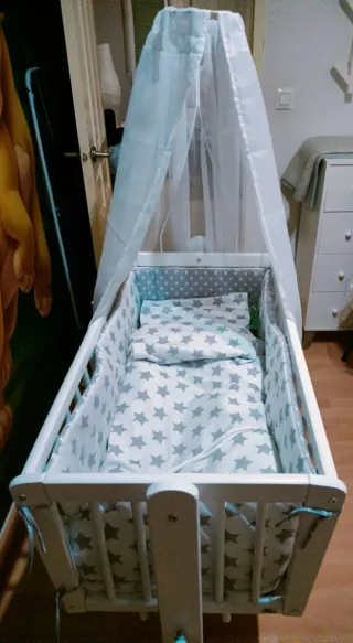 Minicuna con dosel y funda de estrellas