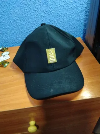 Gorra de golf negra