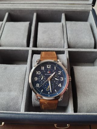 Reloj Tommy Hilfiger Cuero Marrón Elegante