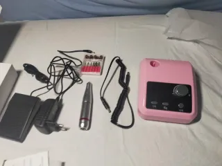 Torno de uñas eléctrico rosa