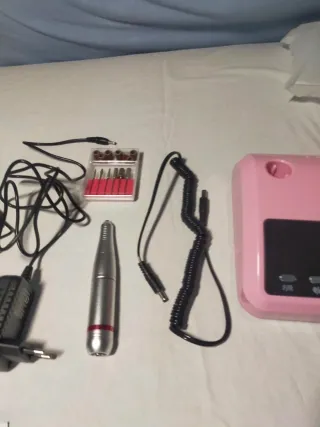 Torno de uñas eléctrico rosa