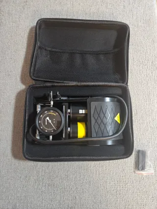 Bomba de pie con manómetro BEELLORD