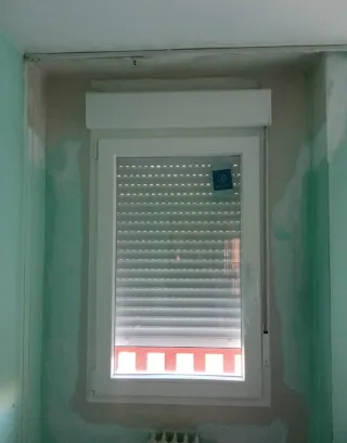 Instalación de ventanas cambiar cuerdas. Mosquiter