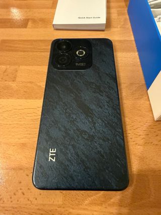 ZTE Blade A75 256GB Negro sin usar.