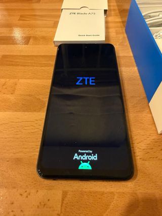 ZTE Blade A75 256GB Negro sin usar.