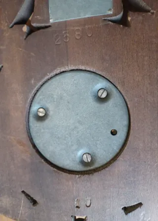 Antiguo Termómetro y Barómetro en Madera Tallada