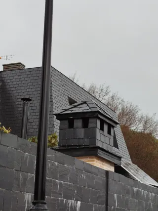 Trabajos especiales en cubiertas ( PIZARRA TEJA )