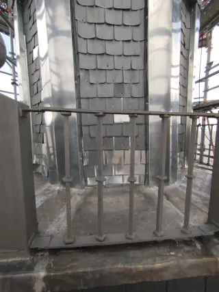 Trabajos especiales en cubiertas ( PIZARRA TEJA )