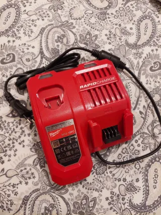 Cargador Milwaukee M12-18FC