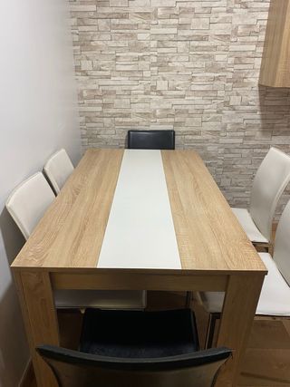 mesa comedor moderna + 5 sillas en muy buen estado