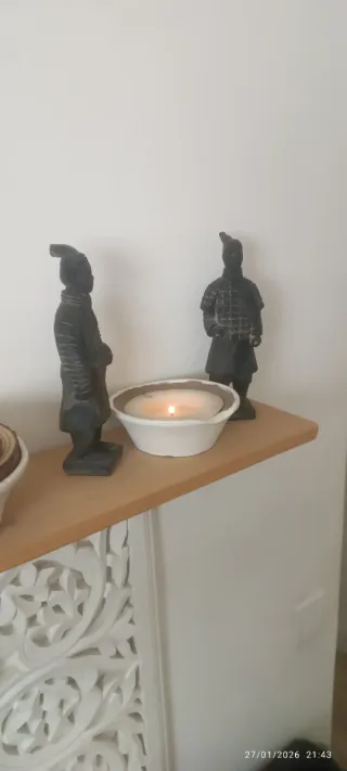 Figuras de terracota estilo guerrero. Dos figuras