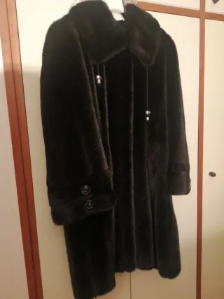 Cappotto donna pelliccia sintetica nero