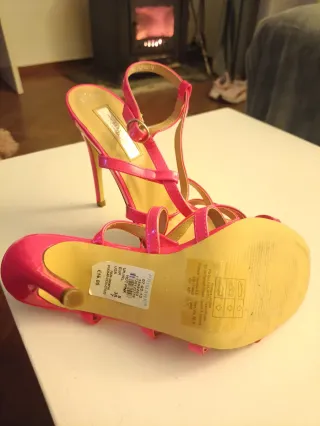 Zapatos de tacón rosa