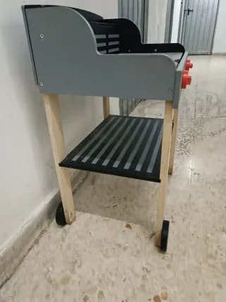 Barbacoa de juguete de madera