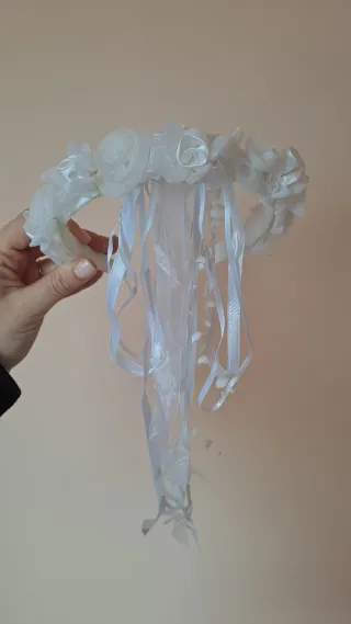 Vestido de Comunión con bolso, cancan y diadema.