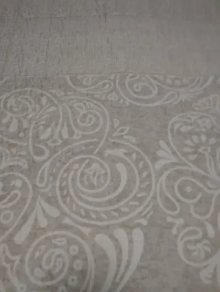 Edredón reversible beige y blanco