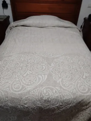 Edredón reversible beige y blanco