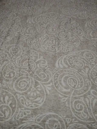 Edredón reversible beige y blanco