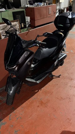 Yamaha Nmax 2025