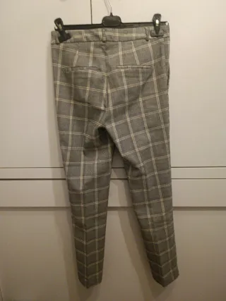 Pantalón Stradivarius cuadros elástico