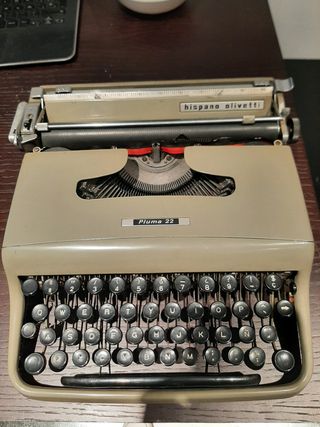 Máquina Escribir Hispano Olivetti Pluma 22