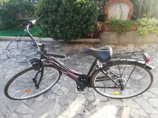 Bicicletta da donna nera