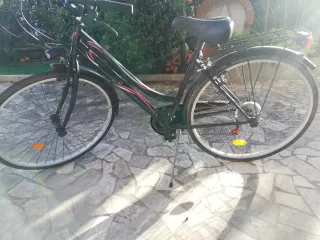 Bicicletta da donna nera